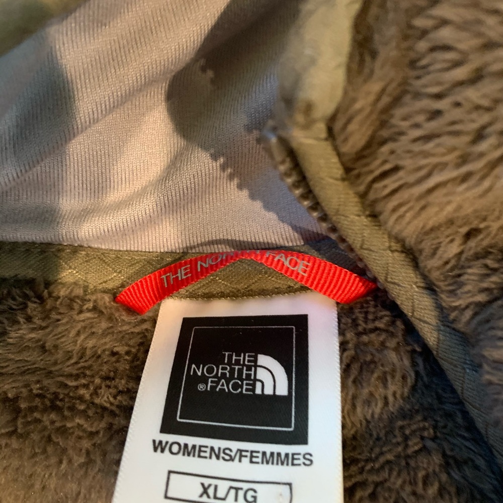 North Face Pullover - Picture 3 of 4